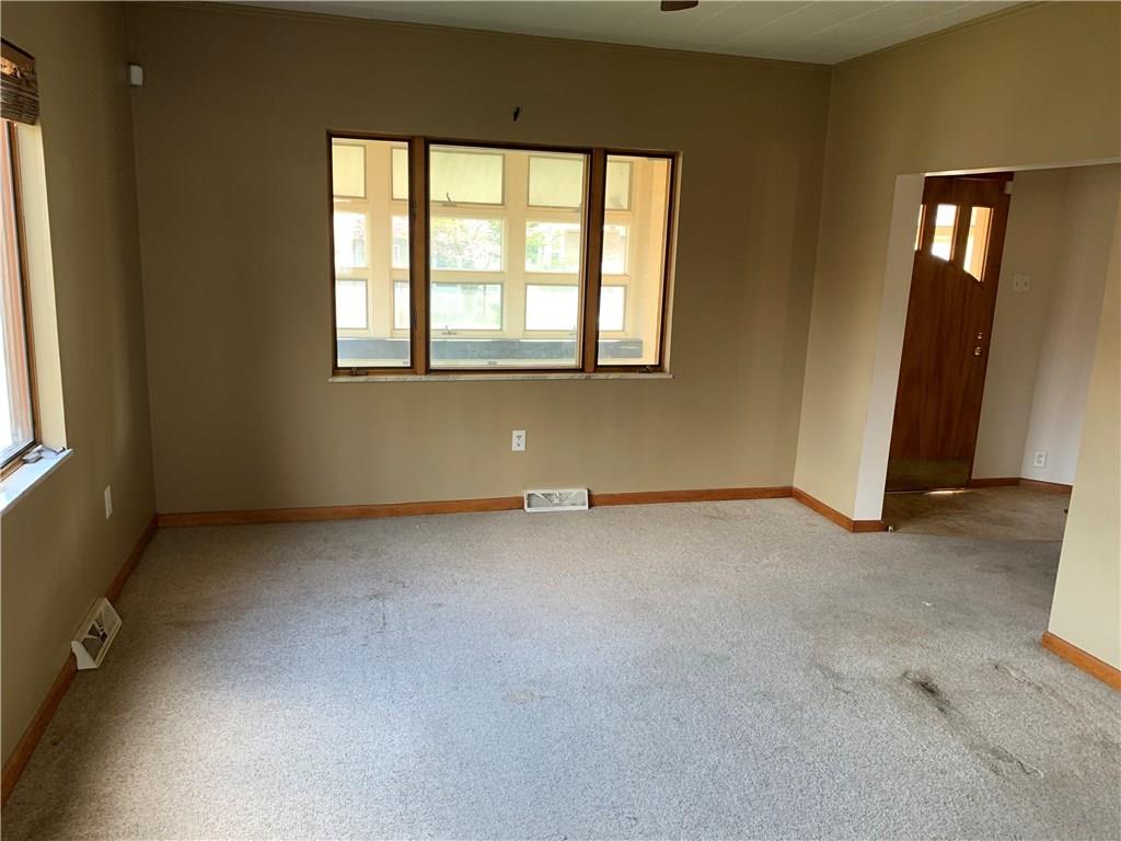 367 Ohio Avenue Rochester, PA 15074 - Photo 9 of 24
