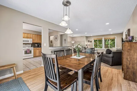 $424,999 | 506 Laredo Lane, Chanhassen, MN 55317