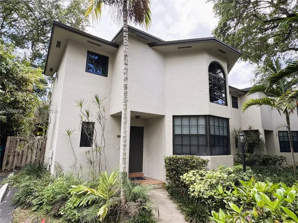 $4,200 | 3054 Center Street, Unit 3054, Miami, FL 33133