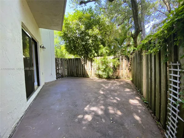 $4,200 | 3054 Center Street, Unit 3054, Miami, FL 33133