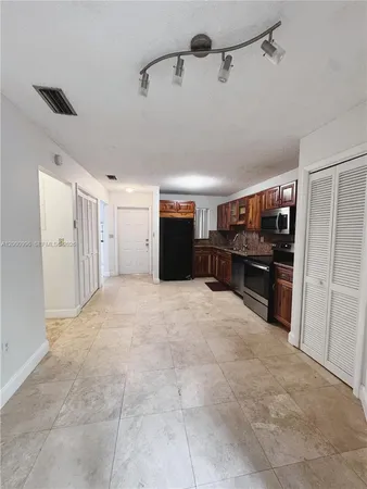 $4,200 | 3054 Center Street, Unit 3054, Miami, FL 33133