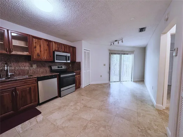 $4,200 | 3054 Center Street, Unit 3054, Miami, FL 33133