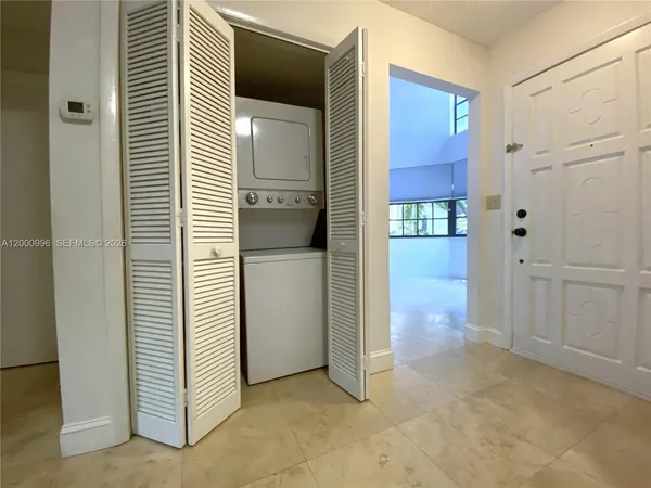 $4,200 | 3054 Center Street, Unit 3054, Miami, FL 33133