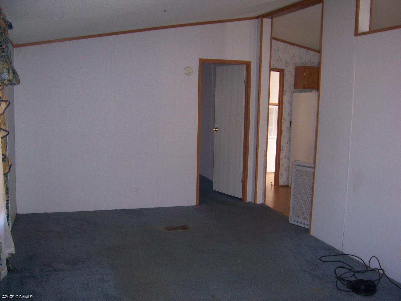 1126 Henderson Road Jacksonville, NC 28540 - Photo 4 of 5 livingroom