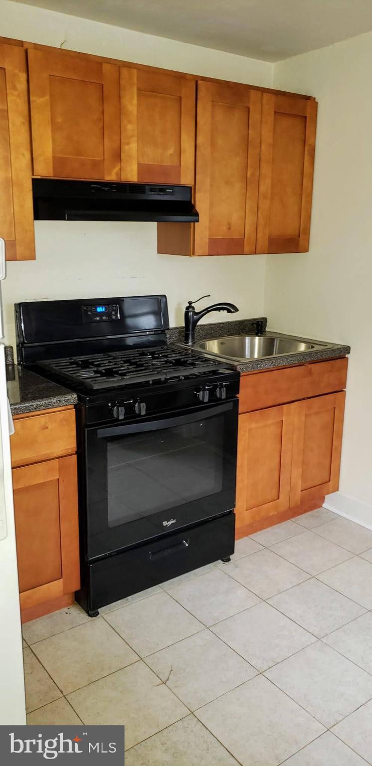 19 Dallas Road Willow Grove, PA 19090 - Photo 12 of 52 Upstairs kitchen