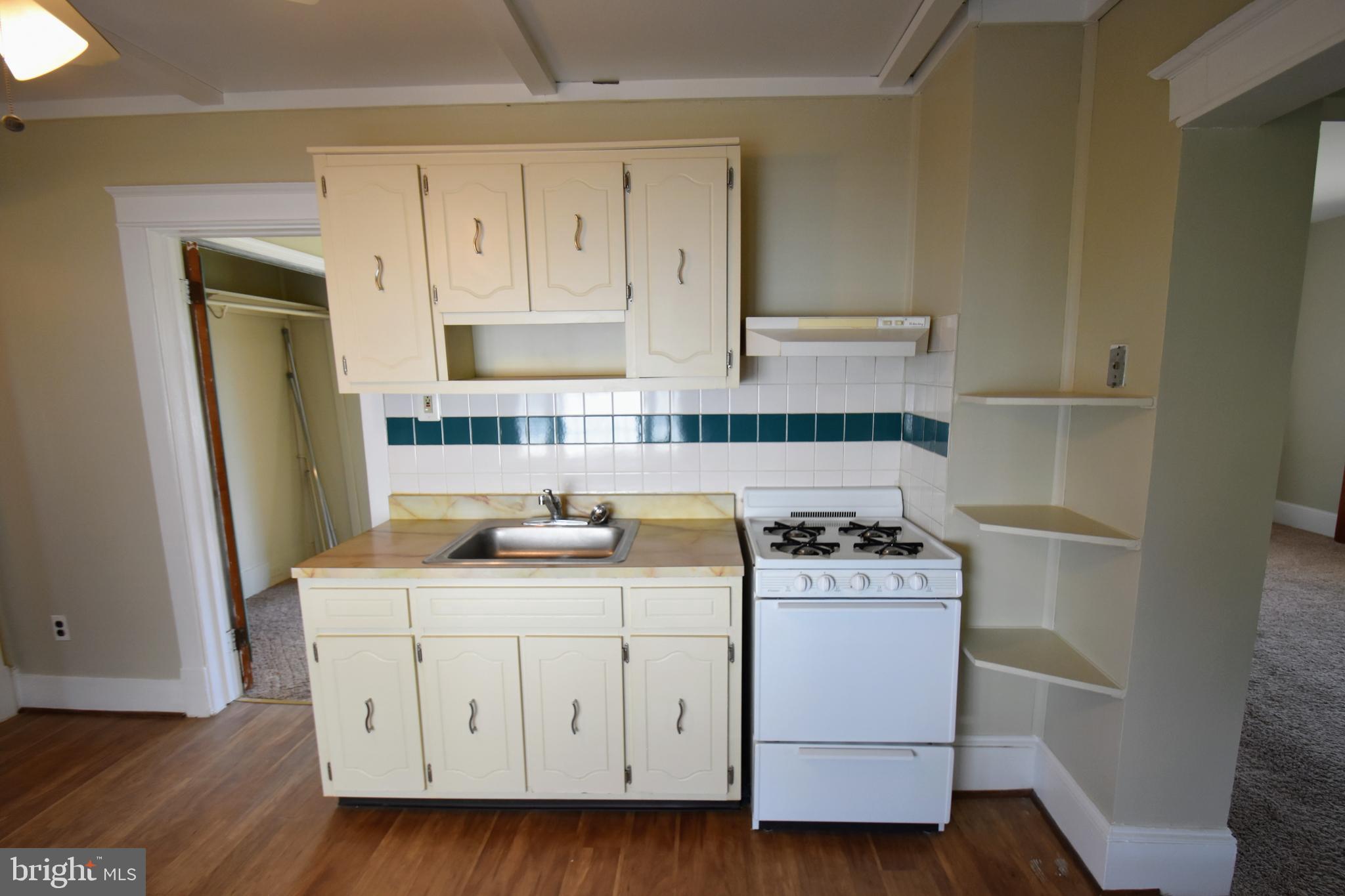 19 Dallas Road Willow Grove, PA 19090 - Photo 18 of 52 (B) kitchen