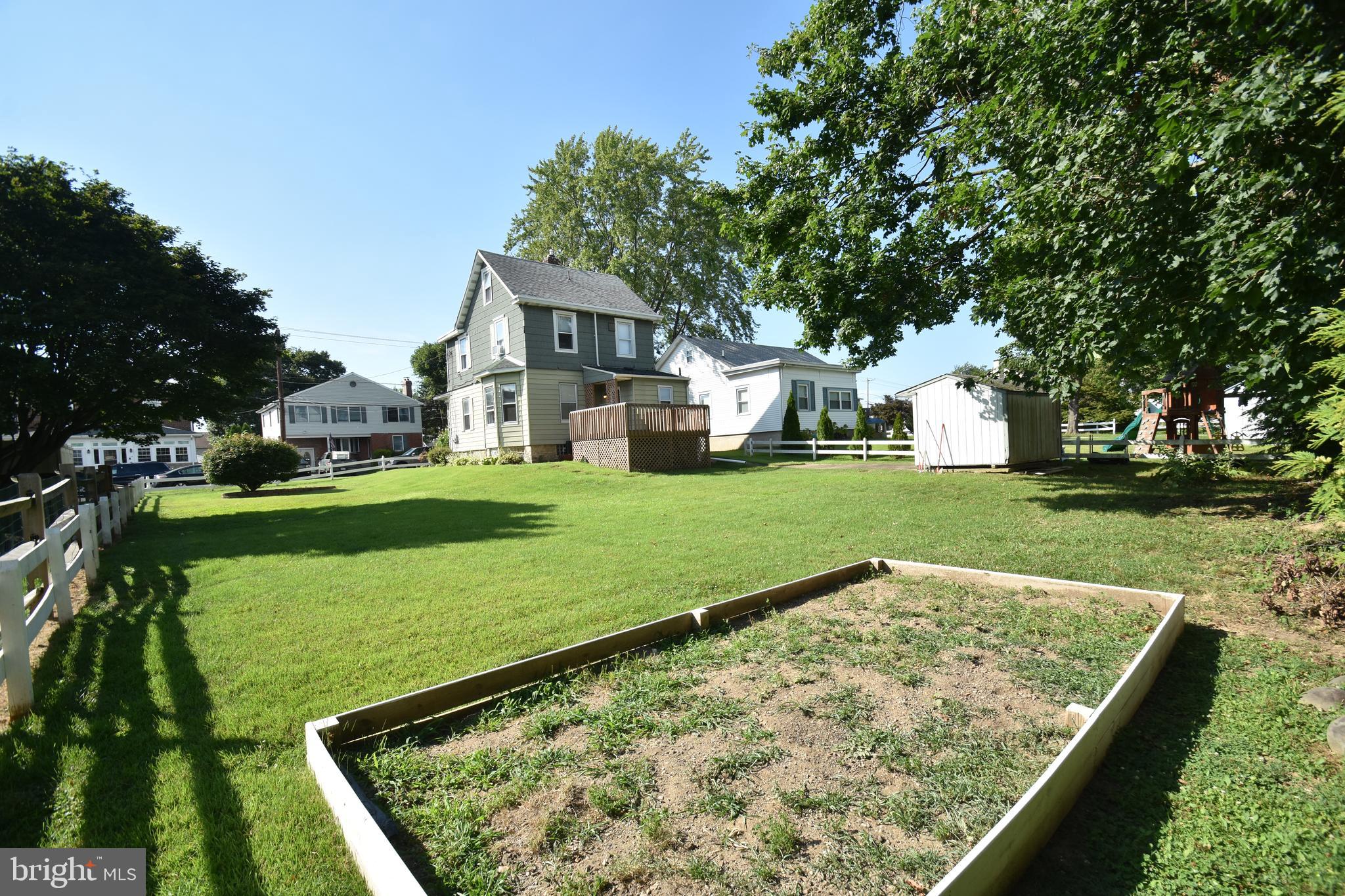 19 Dallas Road Willow Grove, PA 19090 - Photo 5 of 52 Backyard