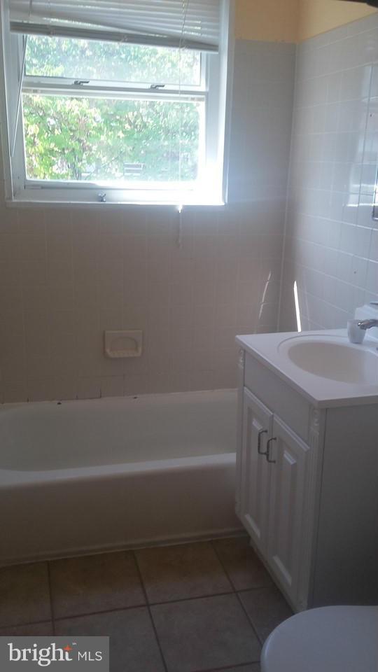 2409 Eugene Street Silver Spring, MD 20902 - Photo 16 of 23 Bath (Master)
