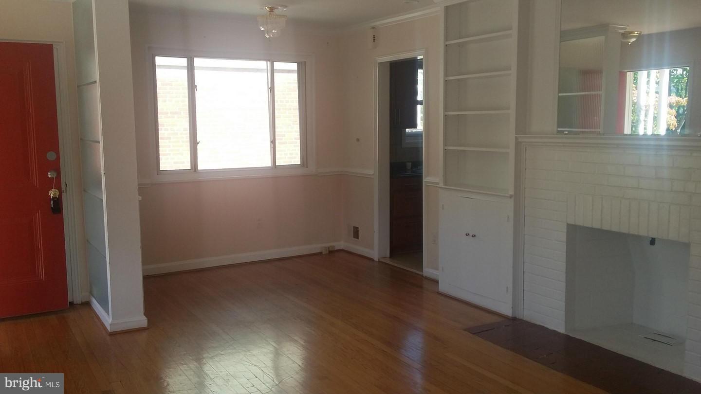 2409 Eugene Street Silver Spring, MD 20902 - Photo 3 of 23 Living Room
