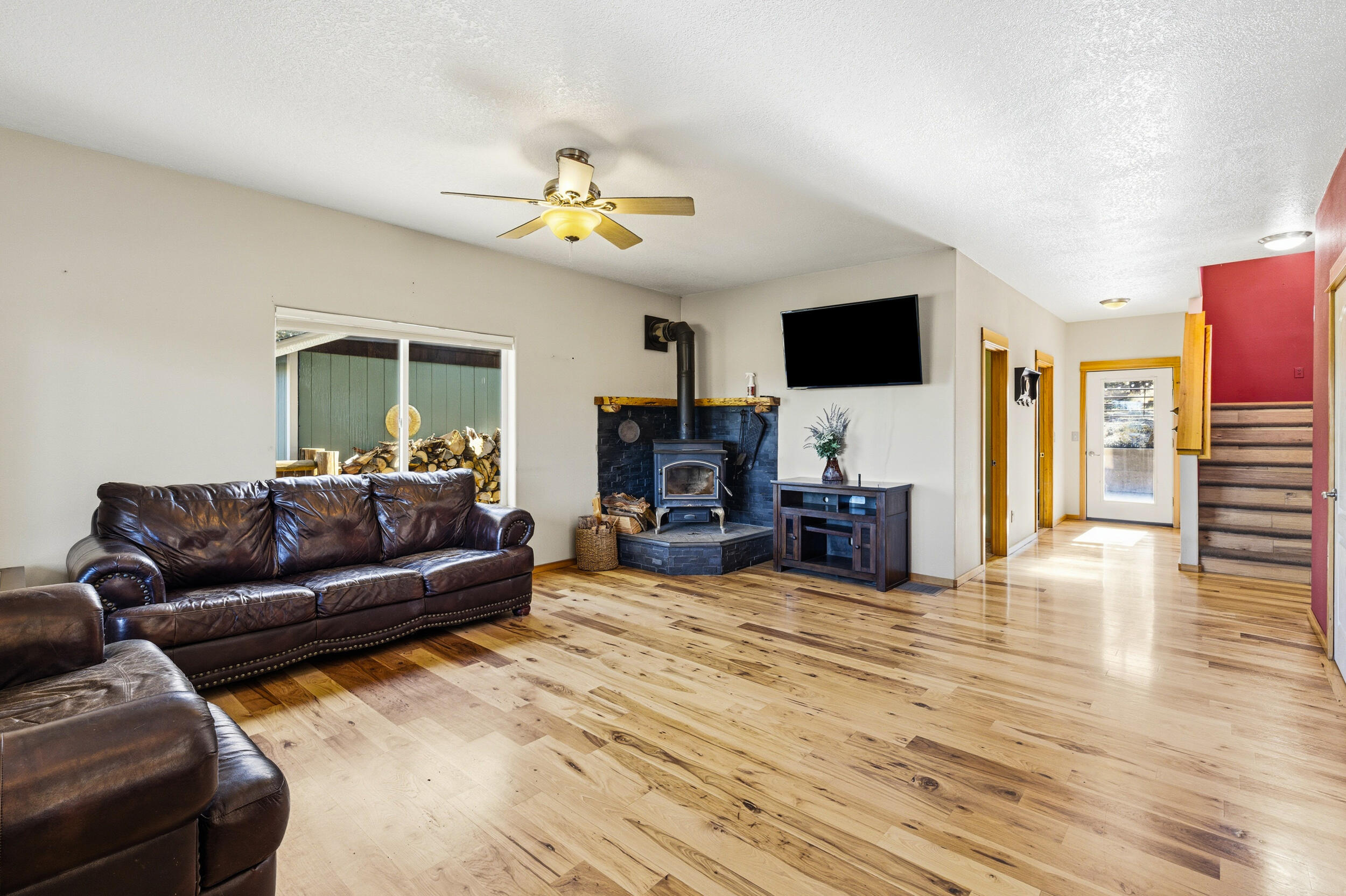 62262 Chickadee Lane Bend, OR 97701 - Photo 12 of 70 10_62262 chickadee ln-6