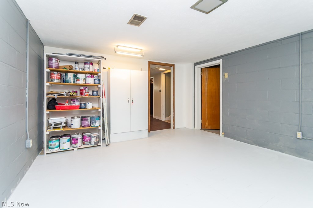 1733 Roselawn Road Cleveland, OH 44124 - Photo 30 of 35 Gallery Image 30