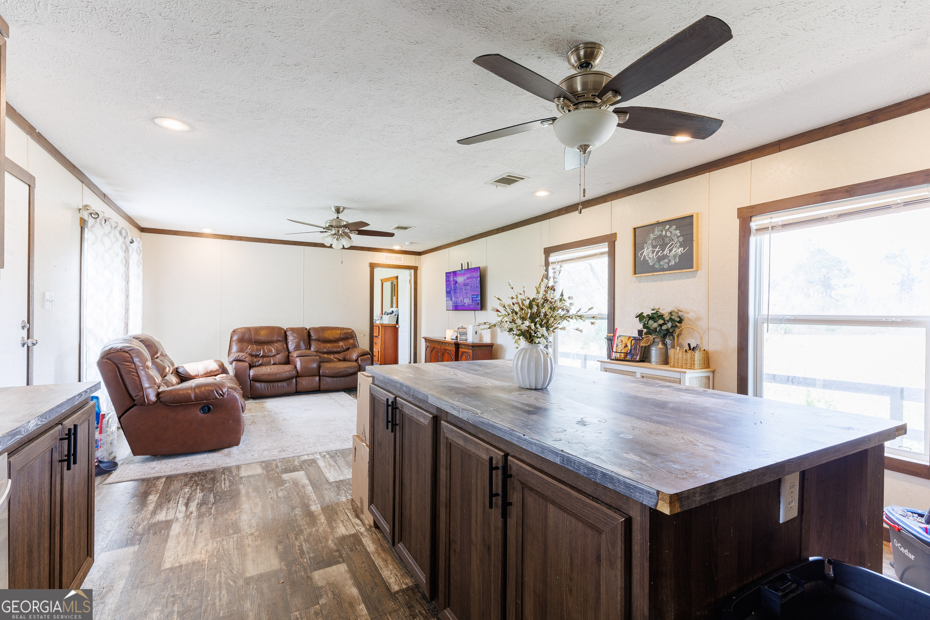 1121 Futch Road Adel, GA 31620 - Photo 13 of 28 a room with furniture and a table