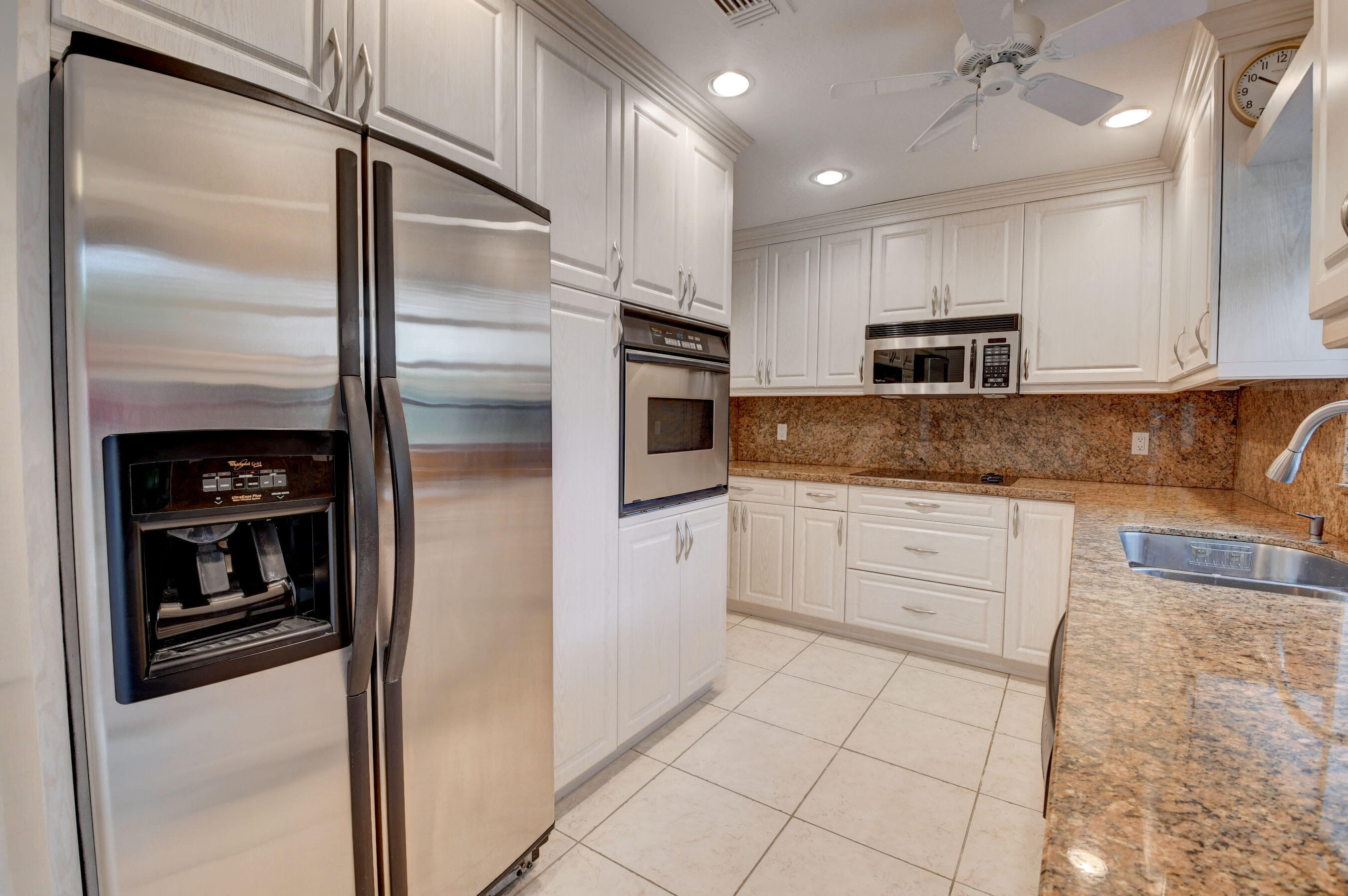 21897 Arriba Real, Unit 16B Boca Raton, FL 33433 - Photo 17 of 44 Kitchen