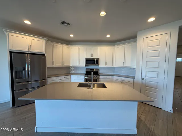 $2,595 | 1538 West Carmen Street, Phoenix, AZ 85041