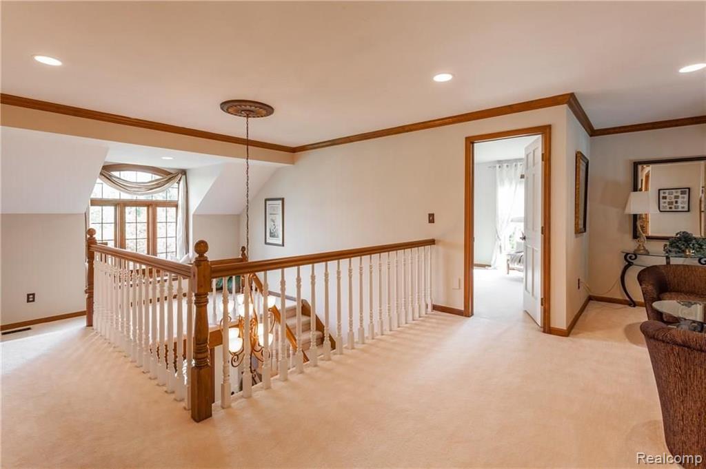 1110 Ridgeway Drive Rochester, MI 48307 - Photo 19 of 44