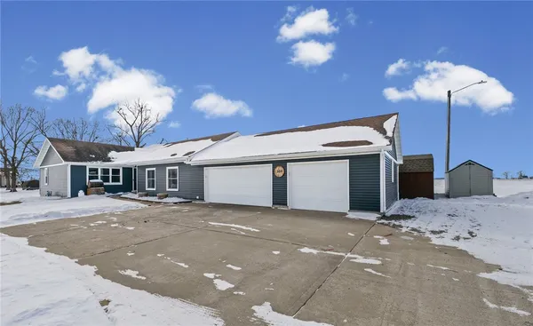 $275,000 | 309 Collett Street, Oakwood, IL 61858