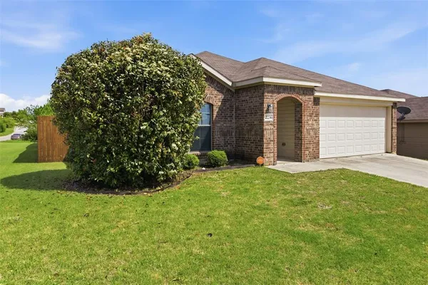 $2,400 | 2256 Old Leonard Street, Fort Worth, TX 76119