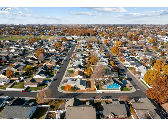 a view of a outdoor space