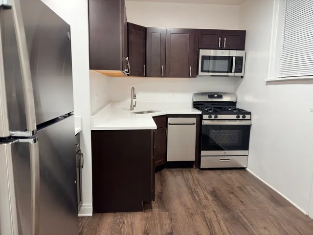 $2,495 | 635 West Roscoe Street, Unit N1, Chicago, IL 60657