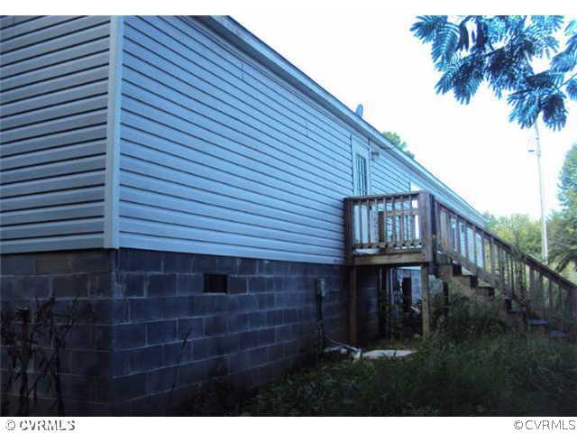 276 Clinton Road Cumberland, VA 23040 - Photo 2 of 12 Exterior Back