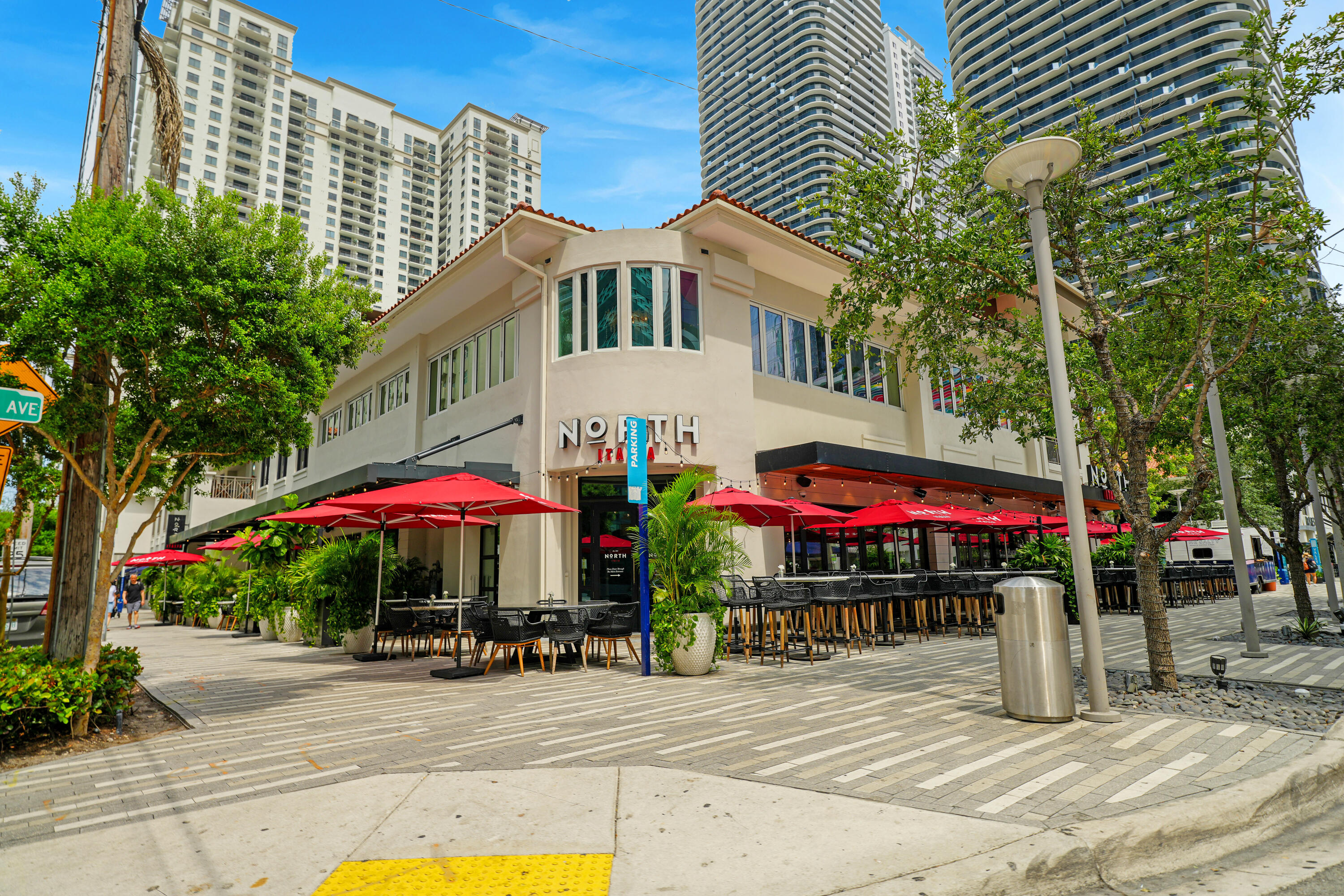 55 Southwest 9th Street, Unit 3504 Miami, FL 33130 - Photo 33 of 33 a view of a street with sitting area