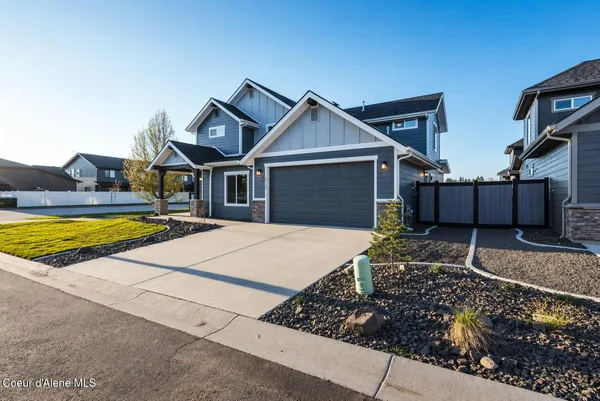 $569,900 | 693 Monashee Court, Hayden, ID 83835