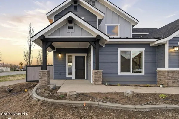 $569,900 | 693 Monashee Court, Hayden, ID 83835