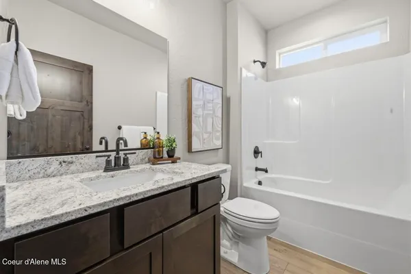 $569,900 | 693 Monashee Court, Hayden, ID 83835