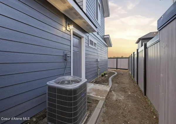 $569,900 | 693 Monashee Court, Hayden, ID 83835