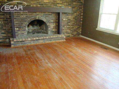 4240 South Center Road Burton, MI 48519 - Photo 5 of 20 21170947-4.JPG