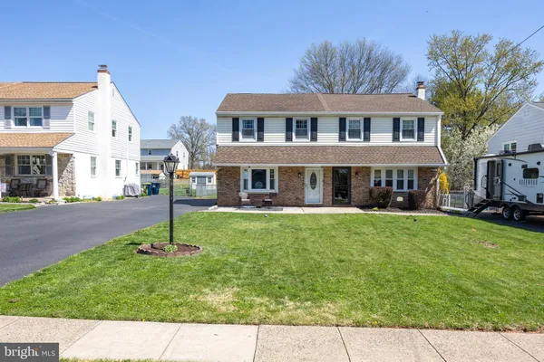 $350,000 | 668 South 5th Avenue, Royersford, PA 19468