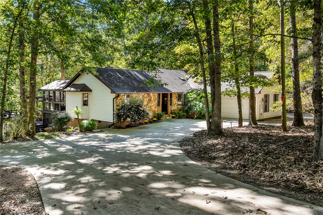 28 Quail Drive Salem, SC 29676 - Photo 1 of 47