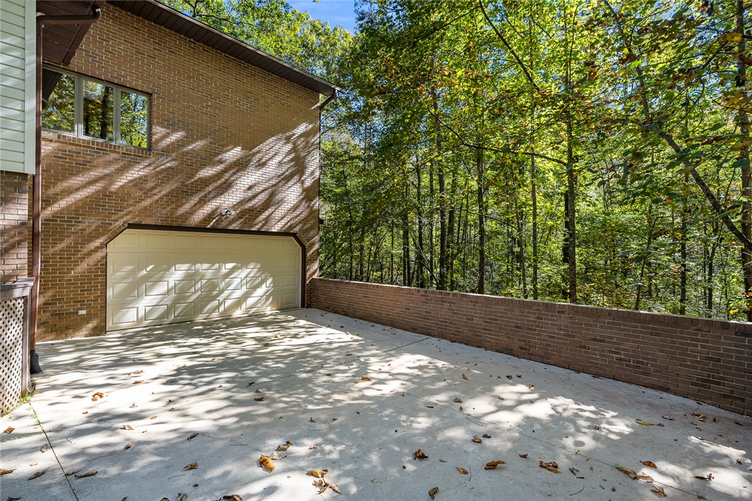 28 Quail Drive Salem, SC 29676 - Photo 36 of 47 lower garage