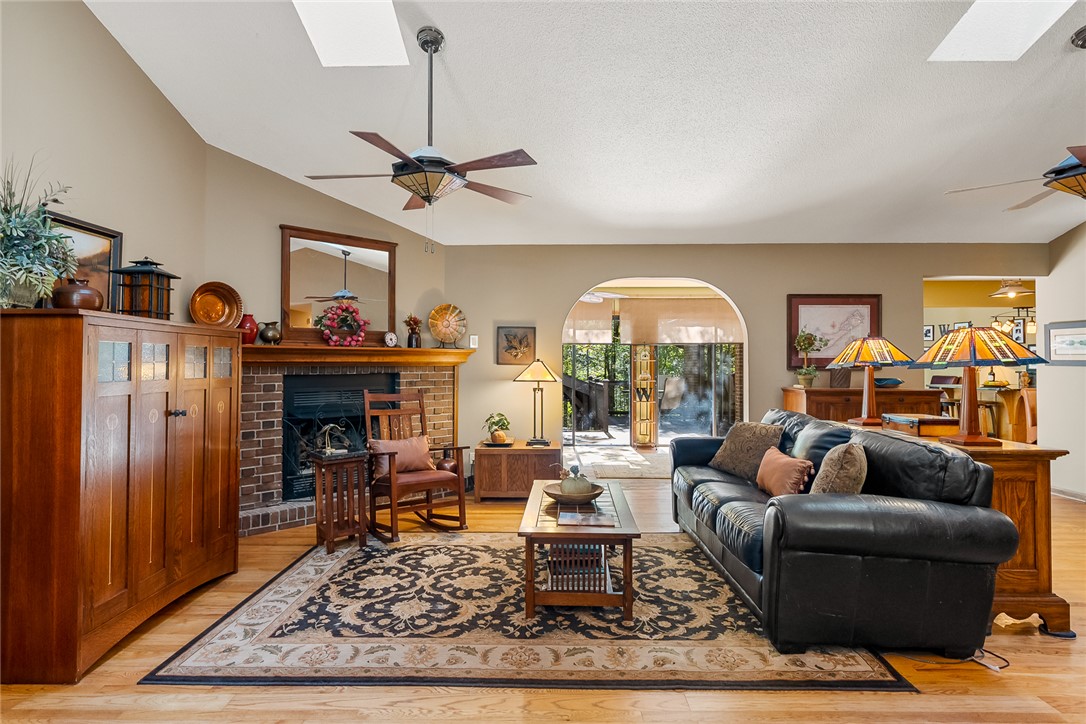 28 Quail Drive Salem, SC 29676 - Photo 5 of 47