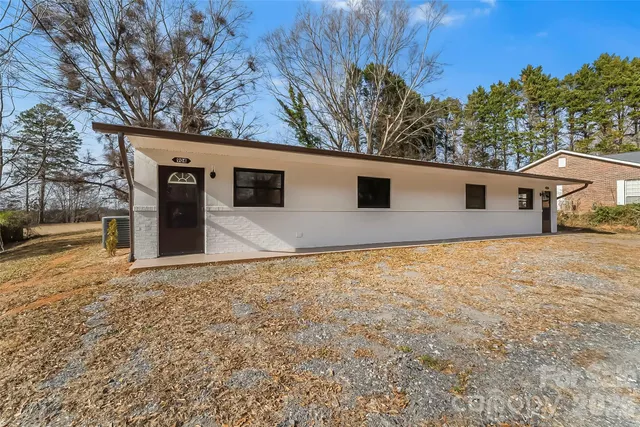 $290,000 | 902 8th Avenue Southwest, Conover, NC 28613