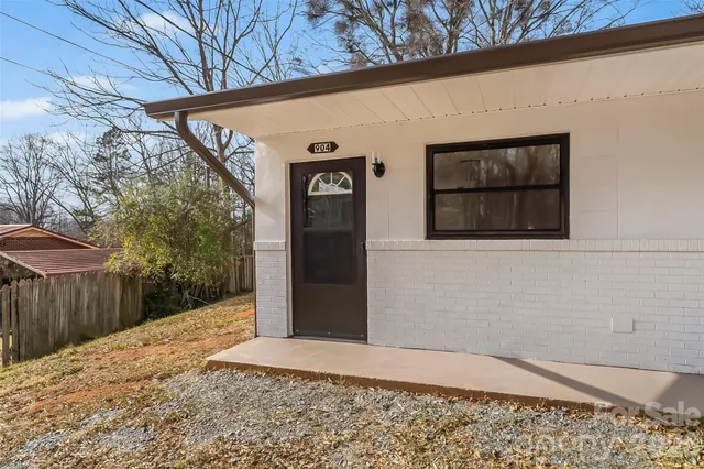 $290,000 | 902 8th Avenue Southwest, Conover, NC 28613