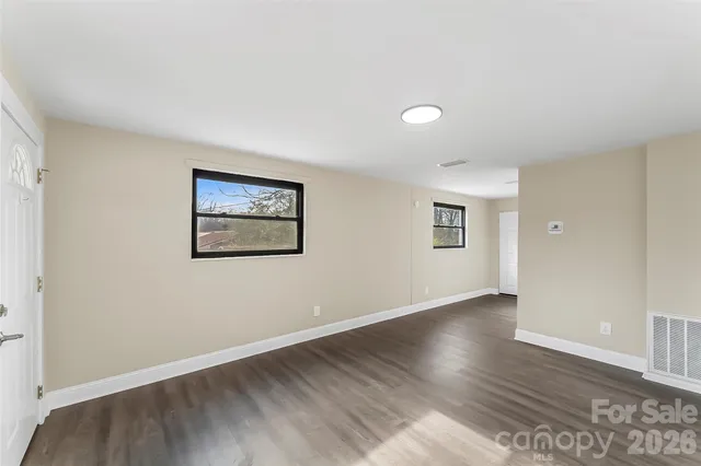 $290,000 | 902 8th Avenue Southwest, Conover, NC 28613