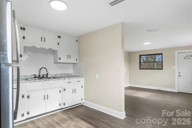 $290,000 | 902 8th Avenue Southwest, Conover, NC 28613