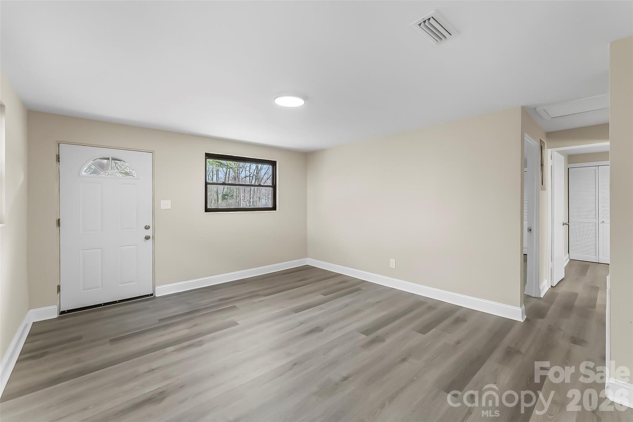 902 8th Avenue Southwest Conover, NC 28613 - Photo 4 of 28