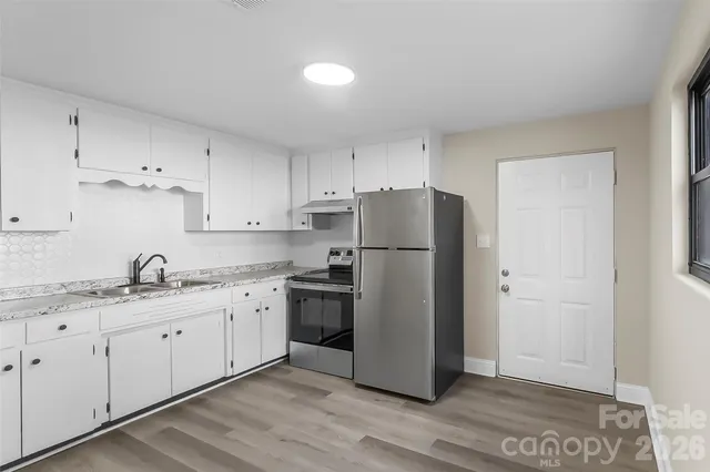 $290,000 | 902 8th Avenue Southwest, Conover, NC 28613