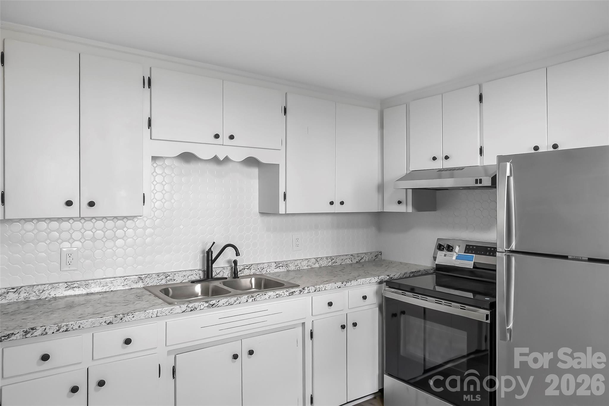 902 8th Avenue Southwest Conover, NC 28613 - Photo 7 of 28