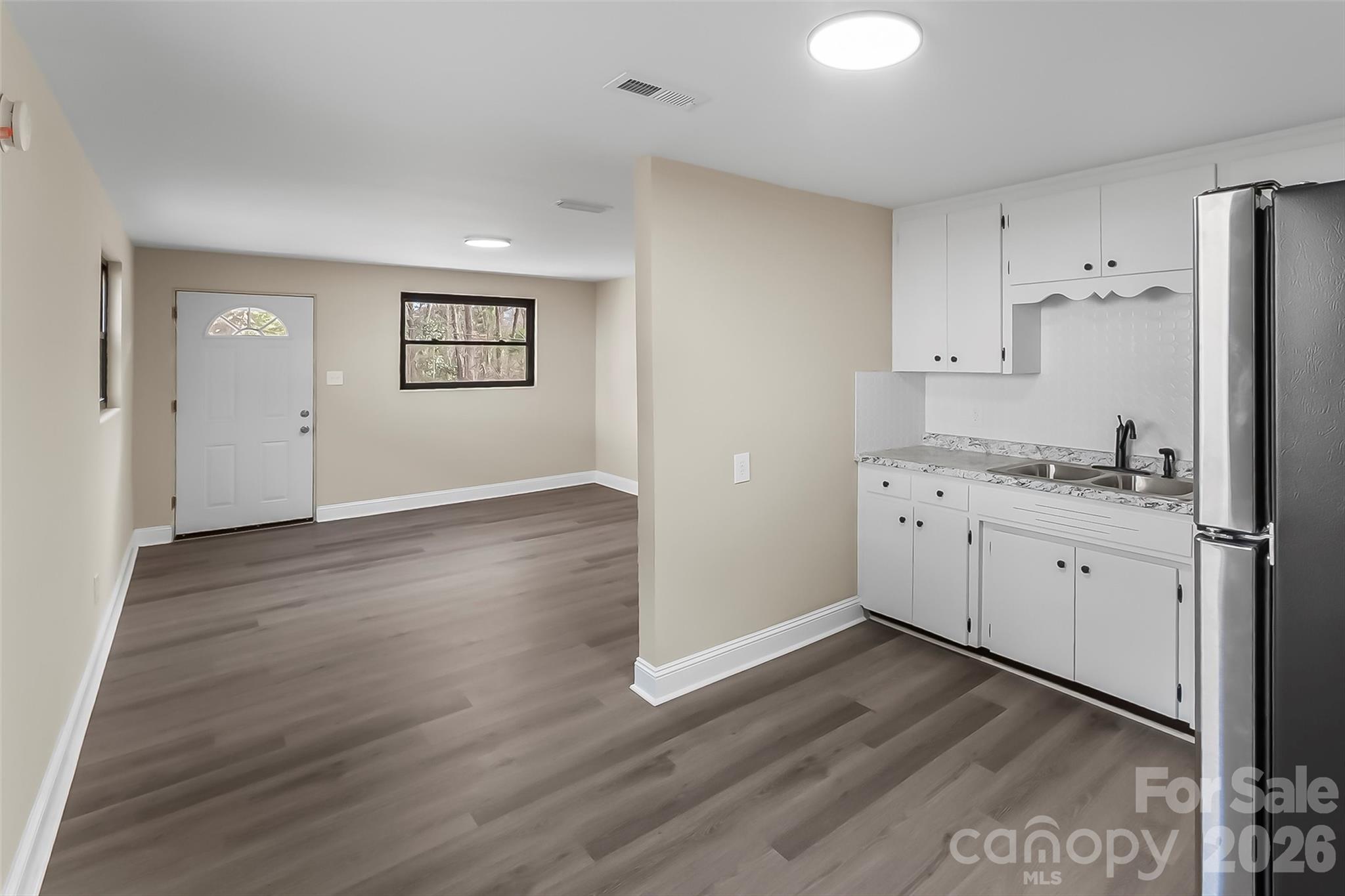 902 8th Avenue Southwest Conover, NC 28613 - Photo 8 of 28