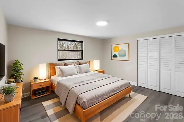 $290,000 | 902 8th Avenue Southwest, Conover, NC 28613