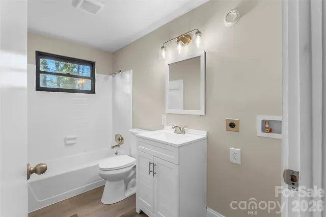 $290,000 | 902 8th Avenue Southwest, Conover, NC 28613