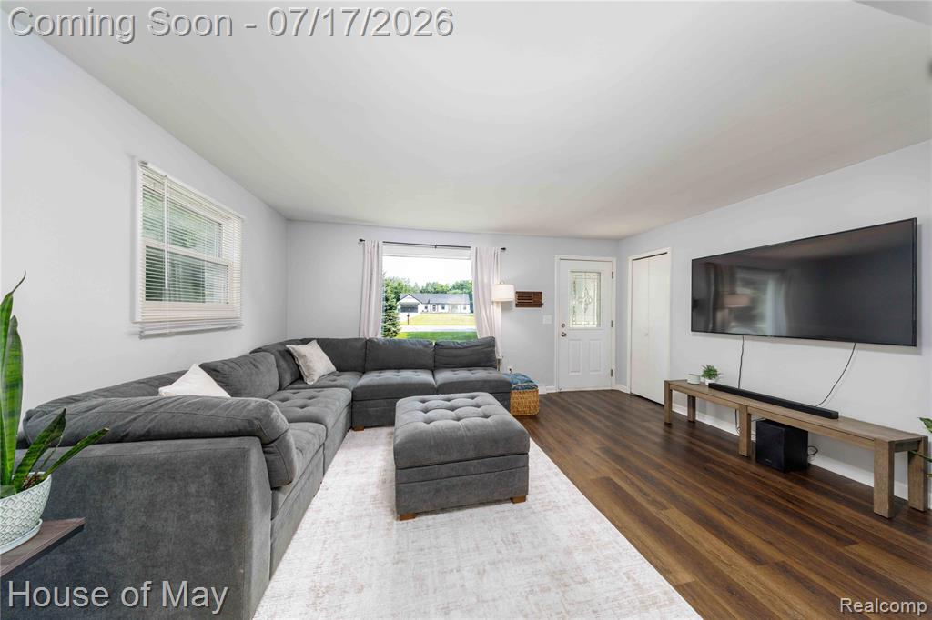 45247 Bemis Road Belleville, MI 48111 - Photo 5 of 28