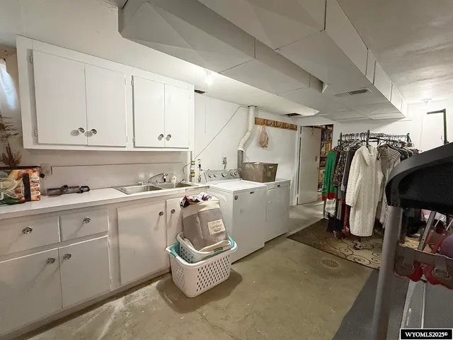 $288,000 | 315 Elizabeth Drive, Riverton, WY 82501