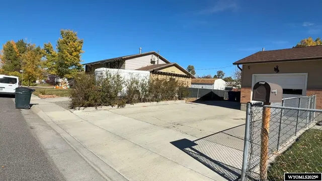 $288,000 | 315 Elizabeth Drive, Riverton, WY 82501