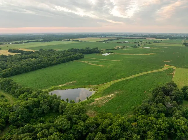 $2,655,000 | 600 Southwest Sw Road, Montrose, MO 64770