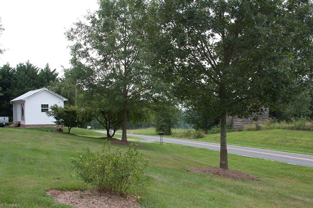 1485 Jessup Road Mount Airy, NC 27030 - Photo 2 of 4