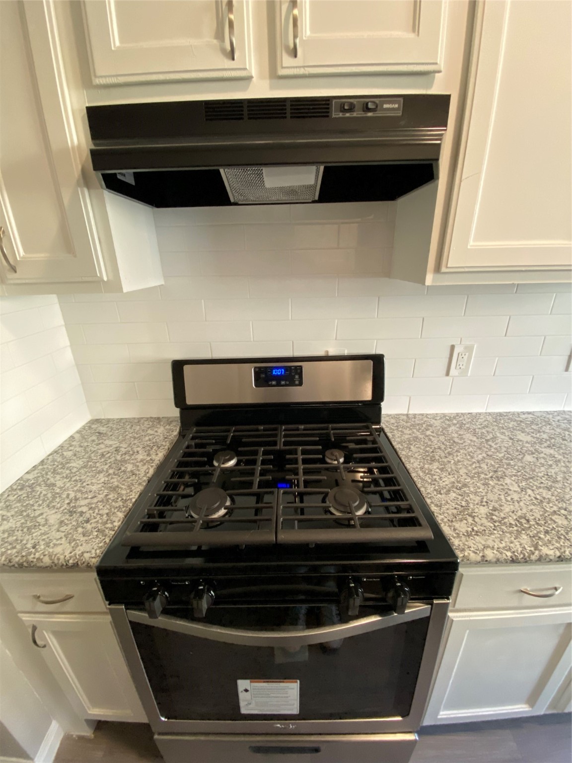 222 Grace Street, Unit 4 Houston, TX 77003 - Photo 7 of 8 a close view of stove